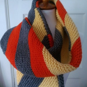 Tricot à la main Angular Patterned Wrap / Châle / Foulard