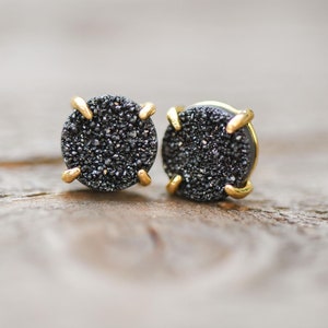 Black Druzy Earrings,Black Stud Earrings,Black and Gold Earrings,Raw Stone Earrings Gold,Stone Stud Earrings,Gold Black Stud Earrings,Druzy