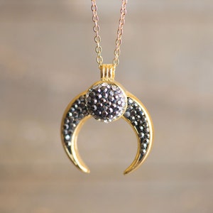 Horn Necklace,Gold Horn Necklace, Double Horn Necklace,Crescent Moon,Crescent Necklace,Upside Down Moon Necklace,Half Moon Necklace,Crescent