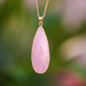 Rose Quartz Necklace, Crystal Necklace, Rose Quartz Point, Gold gemstone necklace,Healing crystal,Love crystal,Pink Quartz necklace,Quartz