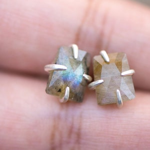 Labradorite Stud Earrings,Labradorite Jewelry,Stone Studs,Labradorite studs,Gemstone Earrings,Stud Earrings,Bezel Natural Stone Posts,Studs