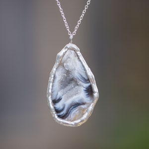 Geode Slice Necklace, Geode Necklace, Geode Cave Necklace, Geode druzy Necklace, Geode Jewelry, Druzy geode, Raw crystal necklace,Geode Half
