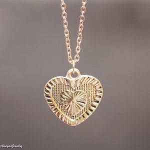 Gold Heart Necklace, Heart Jewelry, Heart Pendant Necklace, Girlfriend Gift, Valentine&#39;s Gift For Her, Heart Necklace,Layering Gold Necklace