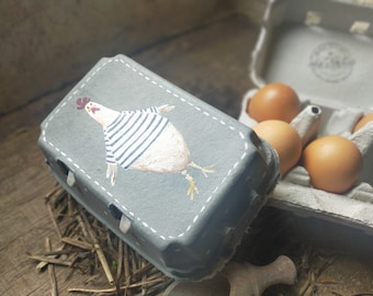 The Little Cardboard Egg Box, model "Petit Sweater Marin"