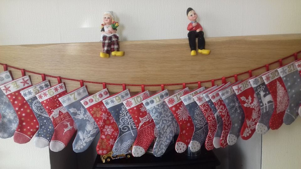 Calendario dell'Avvento/Natale Mini Calze Garland - Disegni scandinavi tradizionali