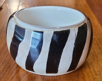 ZEBRA STRIPED BRACELET Chunky Bangle Vintage Statement Animal Skin In Resin Cowhide 1990's Jewelry