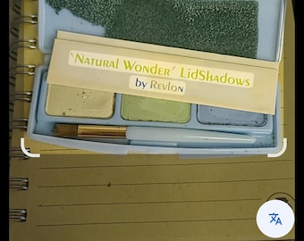 NATURAL WONDER REVLON lid shadows compact. Straw frost  green apple. Blue sky 1970