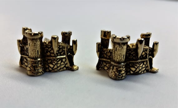 SWANK CUFFLINKS Gold Tone CASTLE Finely Crafted Mi