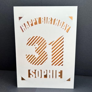 Tarjeta de cumpleaños personalizada con nombre y edad Tarjeta personalizada Feliz cumpleaños para cualquier edad Tarjeta de cumpleaños para él Ella Niños Años Papel cortado metálico
