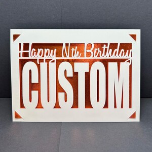 Tarjeta de cumpleaños personalizada con nombre y edad Tarjeta personalizada Feliz cumpleaños para cualquier edad Tarjeta de cumpleaños para él Ella Niños Años Papel cortado metálico
