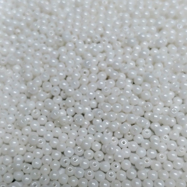 3mm Round Chalk White Shimmer, Czech Glass Beads, 03000-21402-50 beads