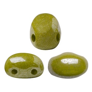 Samos® par Puca®  Opaque Light Green Luster, 2 Hole 5x7mm Czech Glass, 25 beads
