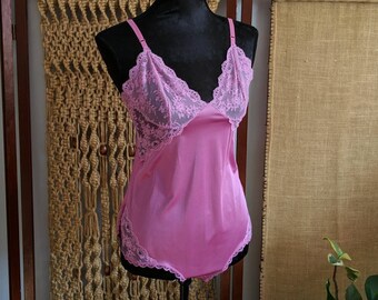 TAMMI - vintage satin lace teddy, bubblegum pink lingerie bodysuit, retro pin-up playsuit, romantic lingerie (1970s 1980s)