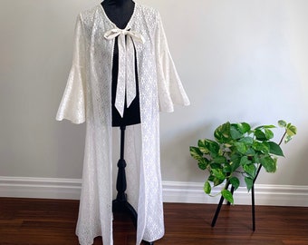 DIONNE - vintage daisy lace duster, hippie maxi robe, bell sleeve dressing gown, boudoir cardigan, retro loungewear cover-up (1960s 1970s)