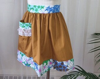 Vintage Mustard Daisy Hostess Apron,  Psychedelic Floral Cotton, Lace Trim (1970s)