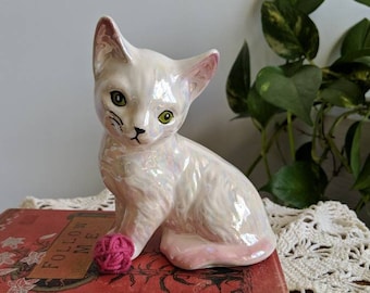 CERAMIC KITTEN FIGURINE - vintage iridescent ceramic cat, ball of yarn, cute kitsch rainbow glaze collectible décor (1970s 1990s)
