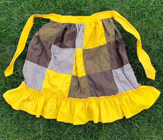 VINTAGE HOSTESS SET - matching patchwork apron, t… - image 10