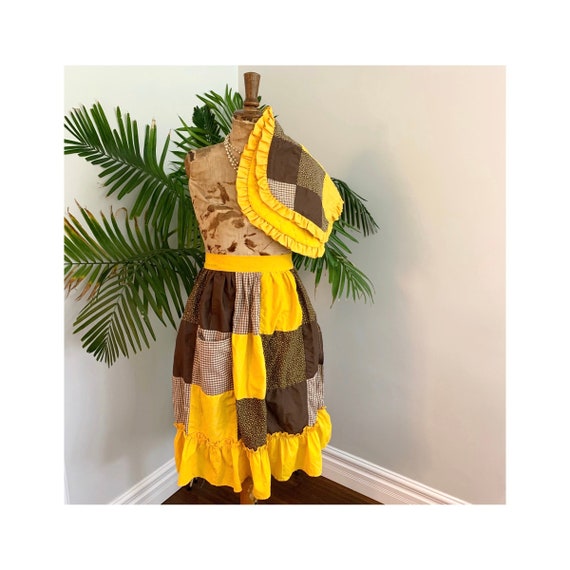 VINTAGE HOSTESS SET - matching patchwork apron, t… - image 1