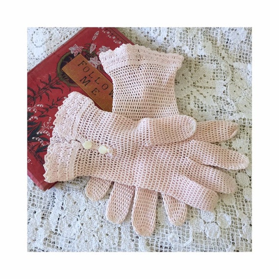 PINK CROCHET GLOVES - vintage blush ladies' glove… - image 1