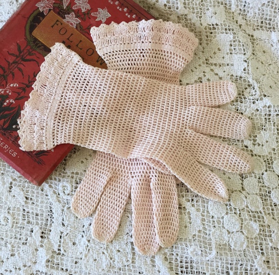 PINK CROCHET GLOVES - vintage blush ladies' glove… - image 3