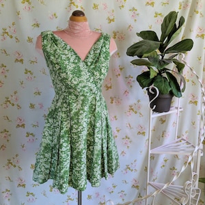 GREEN FLORAL DRESS - vintage green and white cotton day-dress, nipped waist full skirt, cross-over bust, retro pin-up  frock (1950s 1960s)