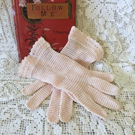 PINK CROCHET GLOVES - vintage blush ladies' glove… - image 2