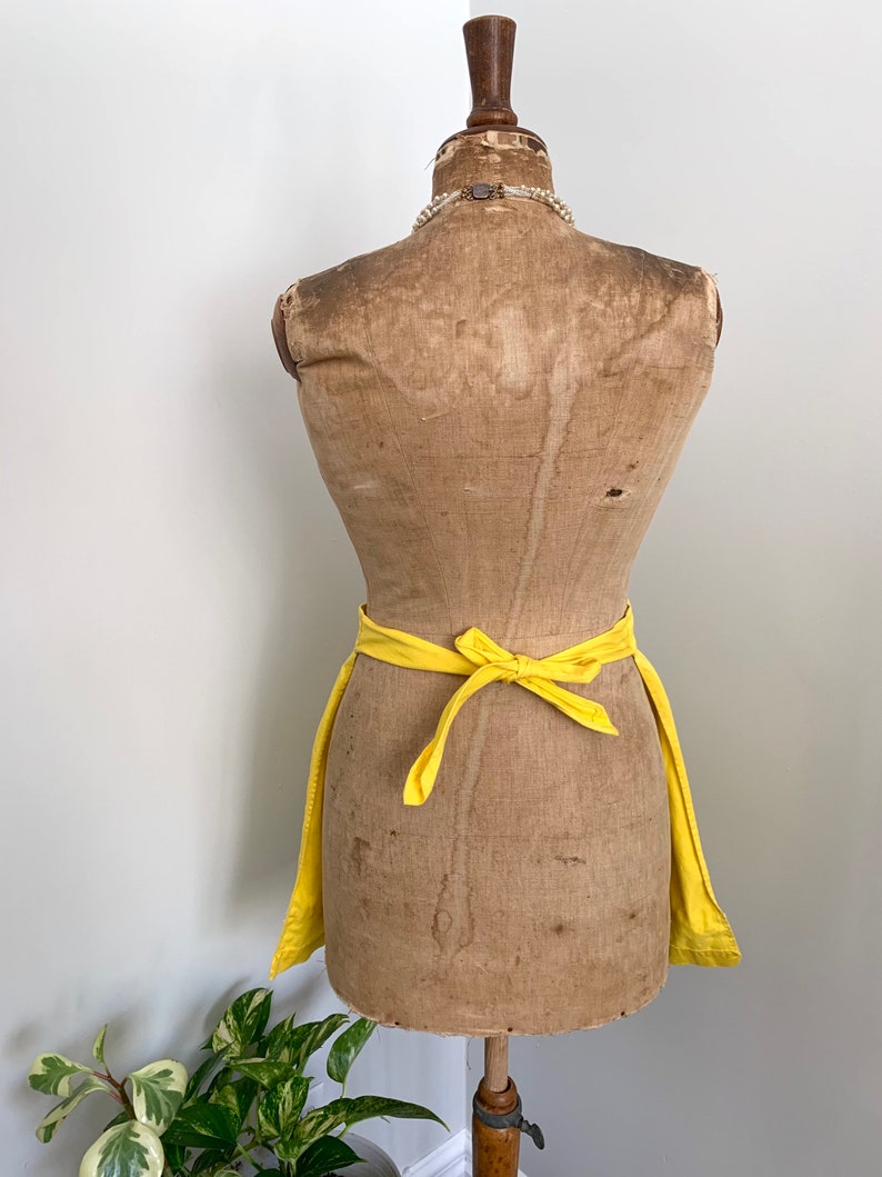 two pockets white daisy chain trim retro pin-up accessory DAFFODIL YELLOW APRON vintage bright yellow apron 1970s large bow