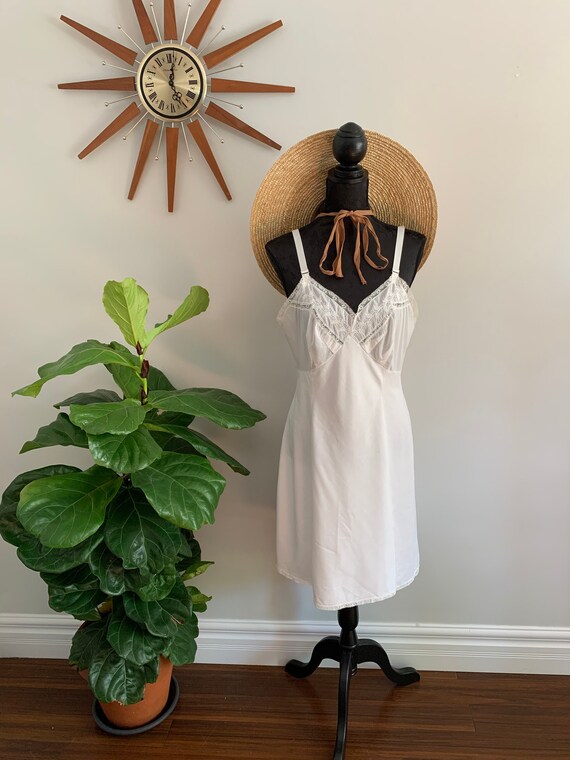 HAZEL vintage white cotton full slip, cottagecore e… Gem