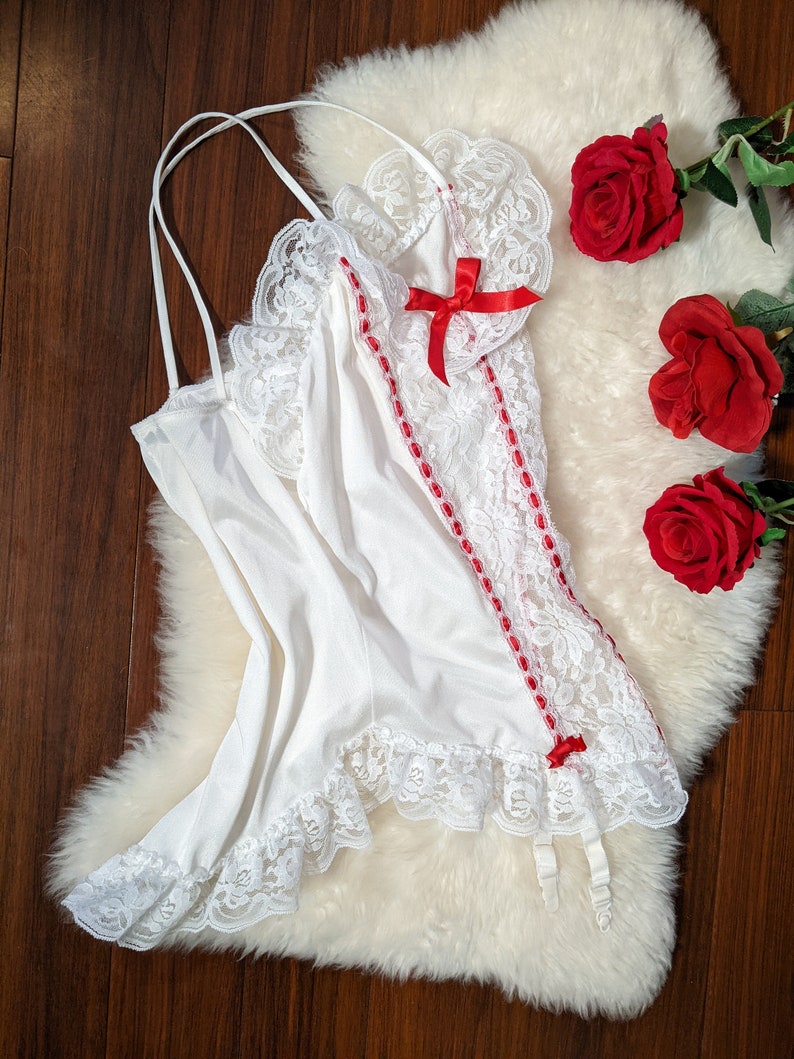 JADIN vintage lacy corselette, white lace red satin ribbon Merry Widow, 4 garter clips, kitsch retro lingerie glamour intimates 1980s image 5