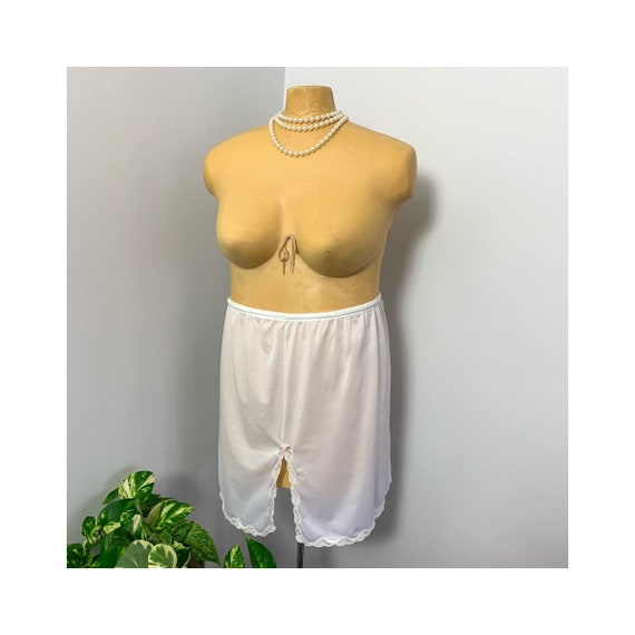 TURKAN Vintage White Half Slip, Nylon Skirt Slip, Moveable Lacy Slit, Retro  Intimates, Plus Size Pin-up Lingerie 1960s 1970s VOLUP -  Canada