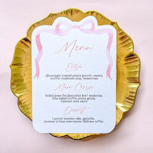 Roze strik gedrukt trouwmenu, gestanst voor kip, vrijgezellenfeest, verjaardag, doop, doop