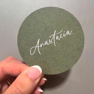 Gedrukte bruiloft zwart-witte cirkel ronde plaatskaart, witte inkt plaatskaart, KIES JE KLEUREN, naamplaatsen, naamkaartjes, doop