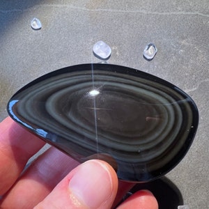 Regenbogen-Obsidian Handschmeichler 2.8