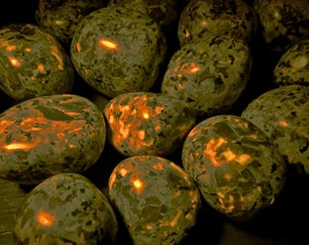 Yooperlite Palm Stone – Fluorescent Sodalite, Energy Healing Crystal