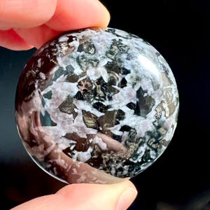 Indigo Gabbro Palm Stone – Lens-Shaped Merlinite Crystal for Intuition, Magic and Grounding