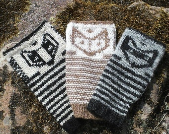 Foxy Friends Wristers a  PDF Knitting Pattern by Theresa Shingler