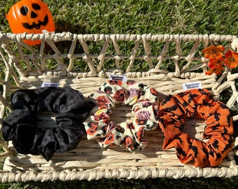 Halloween Scrunchie, Halloween Scrunchie Set, Spooky Scrunchie, Halloween Hair Ties, Halloween Gift, Bat Scrunchie, Skeleton Scrunchie