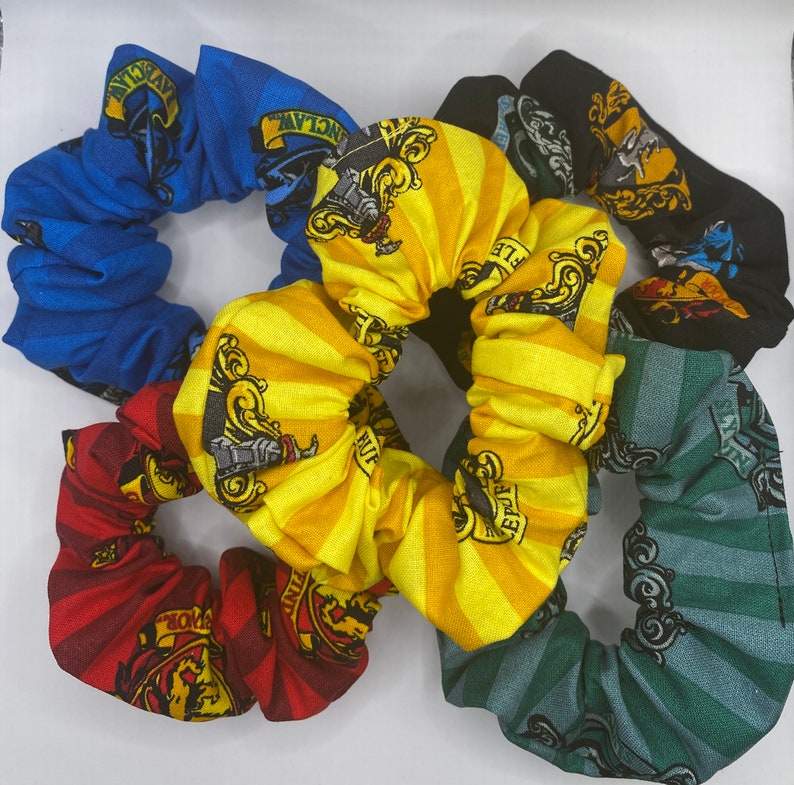 Wizard World School Scrunchies Wizard World Scrunchies HP Scrunchies Grynffindor, Hufflepuff, Ravenclaw, Slytherin Scrunchies All 5 Scrunchies