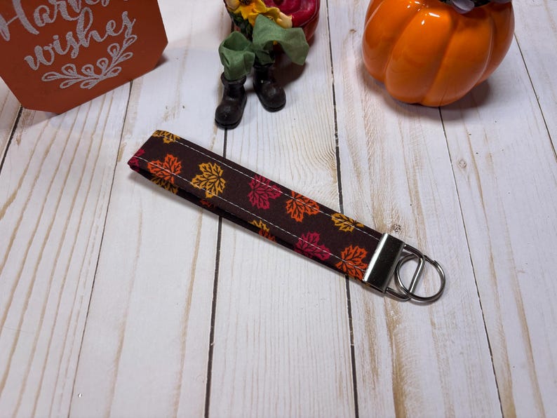 Fall Keychain, Halloween Keychain, Thanksgiving Keychain, Fall Gift, Ice Coffee Keychain, Fall Wristlet, Fall Keyfob, Wristlet, Keychain Leaves