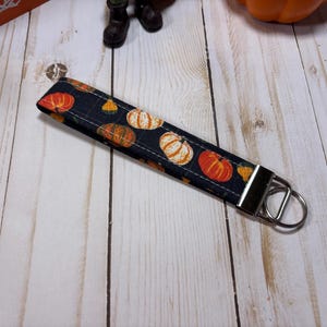 Fall Keychain, Halloween Keychain, Thanksgiving Keychain, Fall Gift, Ice Coffee Keychain, Fall Wristlet, Fall Keyfob, Wristlet, Keychain Pumpkins