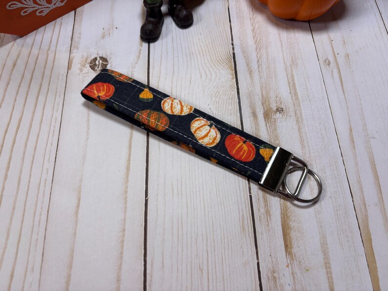 Fall Keychain, Halloween Keychain, Thanksgiving Keychain, Fall Gift, Ice Coffee Keychain, Fall Wristlet, Fall Keyfob, Wristlet, Keychain Pumpkins