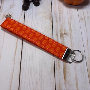 Fall Keychain, Halloween Keychain, Thanksgiving Keychain, Fall Gift, Ice Coffee Keychain, Fall Wristlet, Fall Keyfob, Wristlet, Keychain Orange Pumpkins