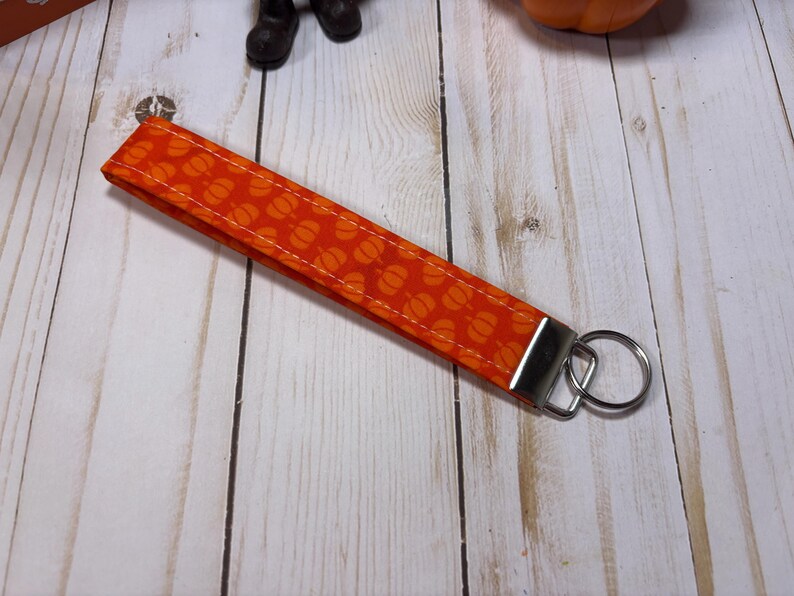 Fall Keychain, Halloween Keychain, Thanksgiving Keychain, Fall Gift, Ice Coffee Keychain, Fall Wristlet, Fall Keyfob, Wristlet, Keychain Orange Pumpkins