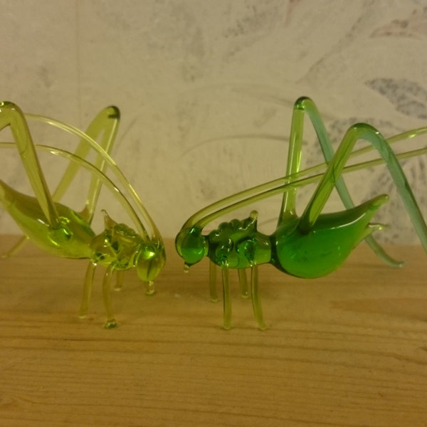 A great grasshopper/grasshopper...a special decoration. An exceptional piece for collectors of glass figurines.