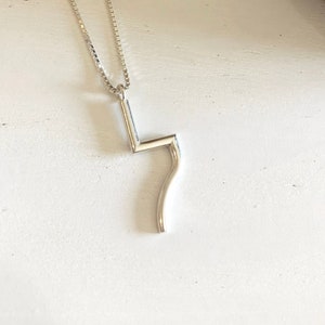 Letra L, colar minimalista, joias minimalistas, letra hebraica, colar de letras, colar de letras de prata, pingente de letra, letra Lamed