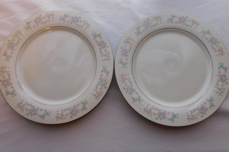 4 Dynasty Fine China Salad Plates RAPTURE Pattern Set Beautiful 75/8 Inch Salad Plates Pink