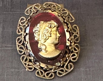 Vintage Estate Victorian Carved Heart Stone Carnelian Cameo Pin