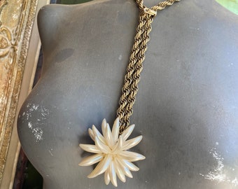 Vintage Lariat Flower Necklace