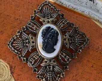 Vintage Cameo Brooch