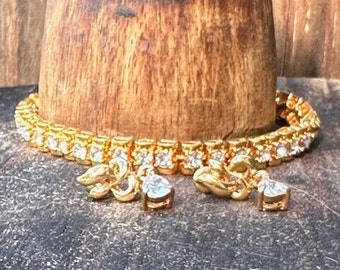 Vintage Estate Avon Rhinestone Bracelet & Earrings